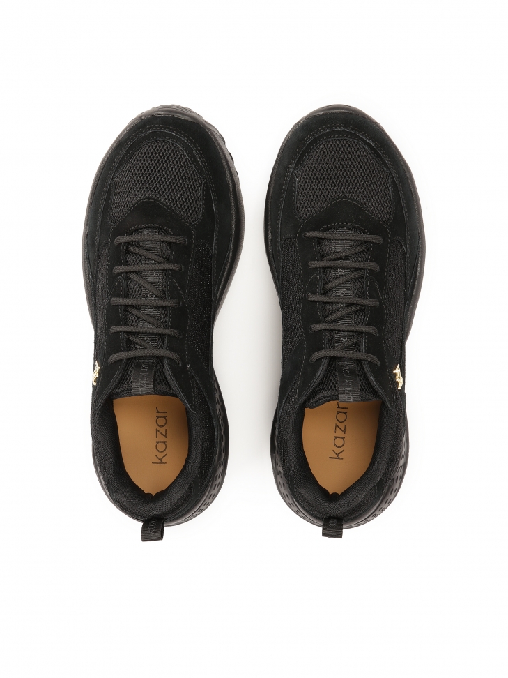 Czarne sneakersy na masywnej podeszwie