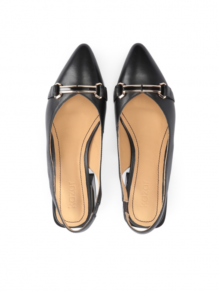 Eleganckie czarne czółenka z ozdobą na przodzie