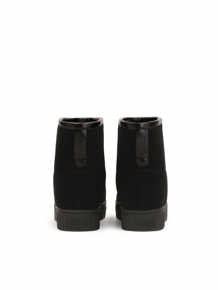 Czarne zamszowe śniegowce za kostkę