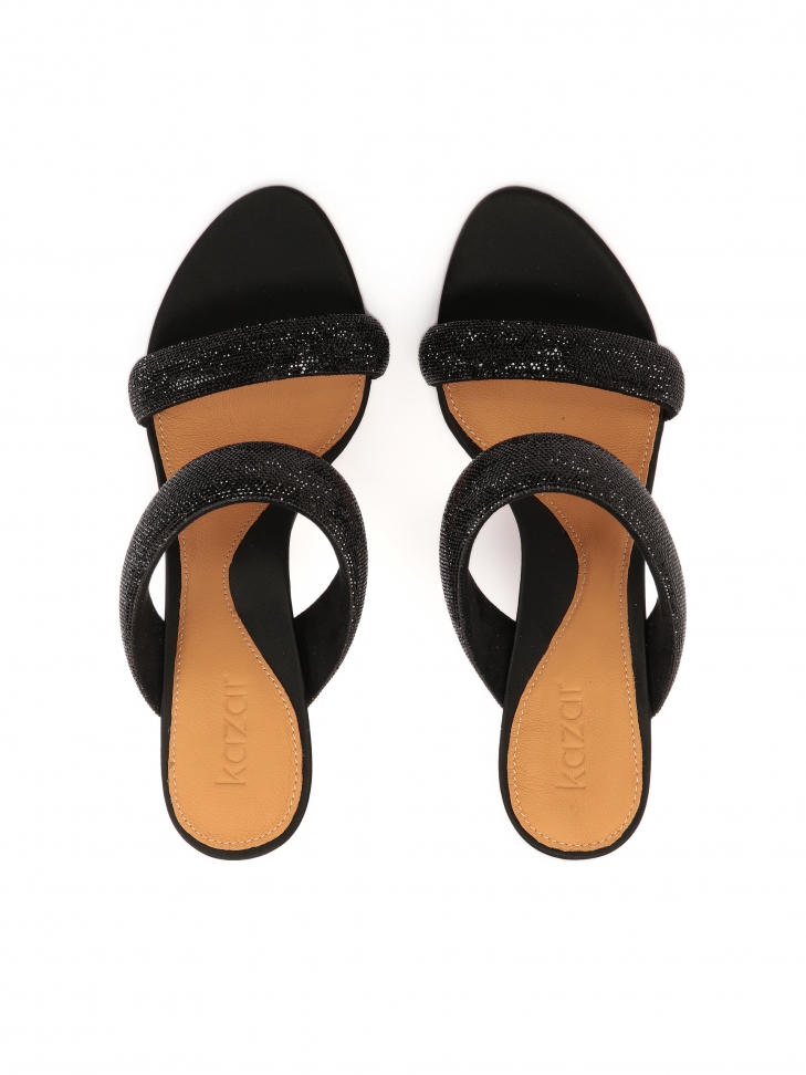 Klapki na smukłej szpilce z yształkami