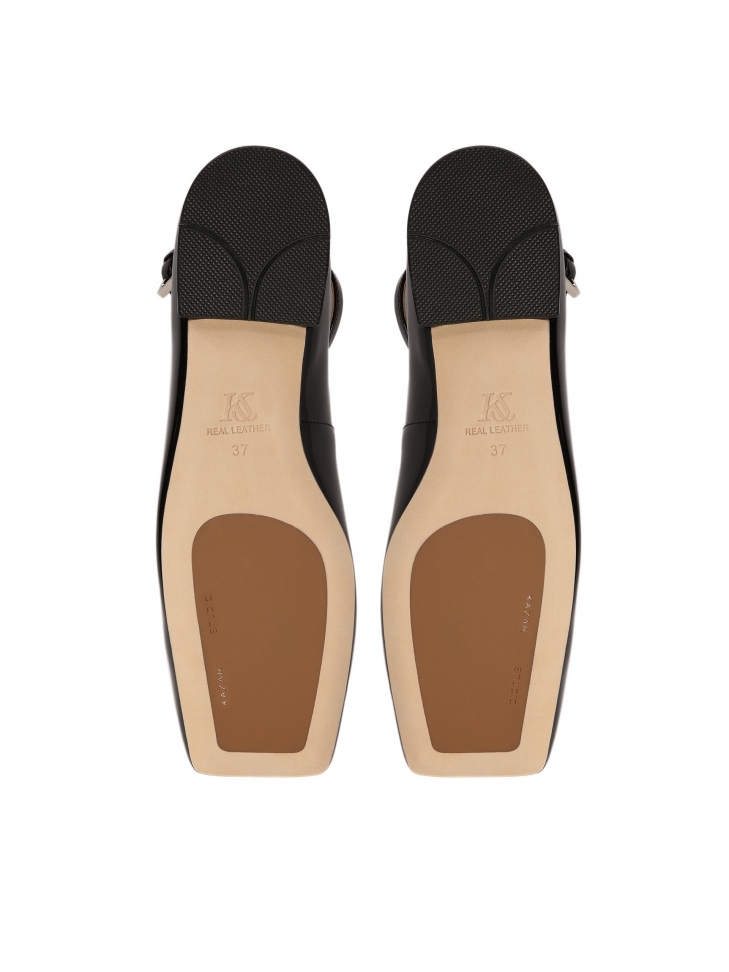 Czarne lakierowane czółenka w stylu Mary Jane