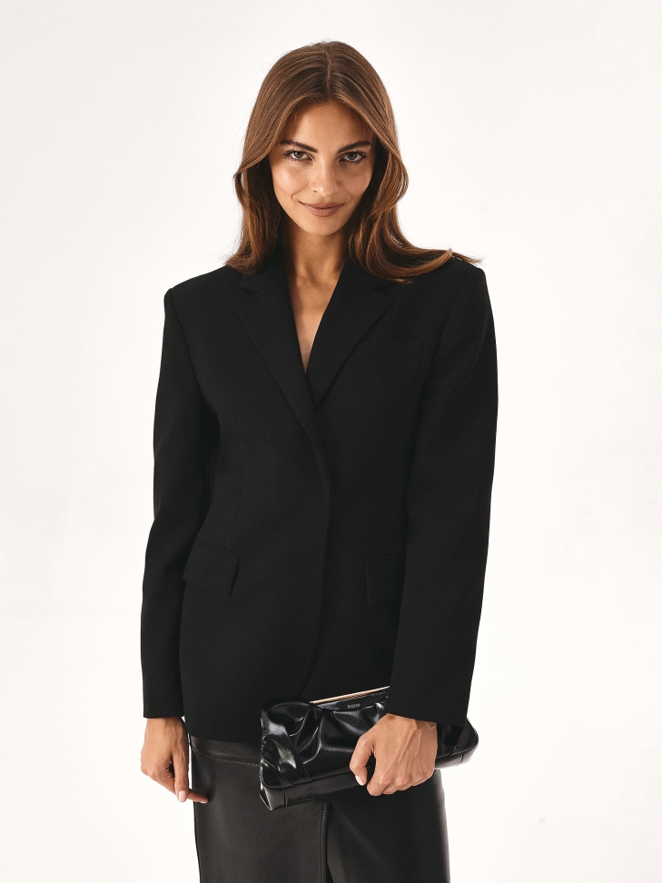 Marszczona skórzana torebka z metalową ramą