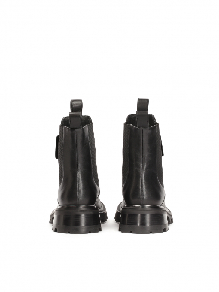 Skórzane botki ze wsuwaną cholewką