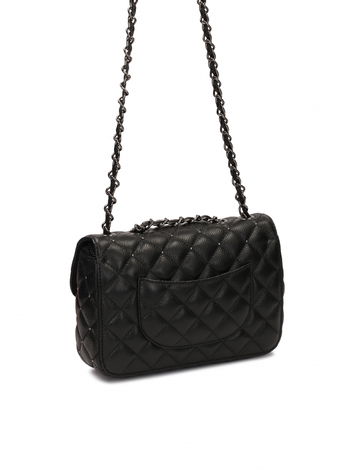 Pikowana torebka z metalowymi nitami