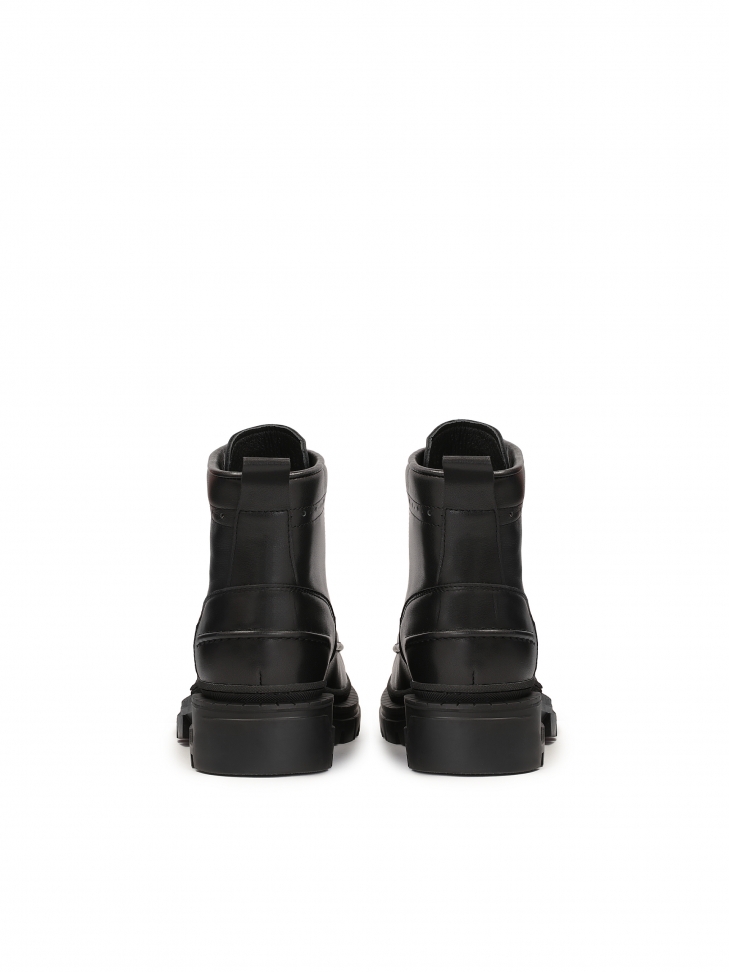 Wiązane trzewiki męskie z modnym zdobieniem