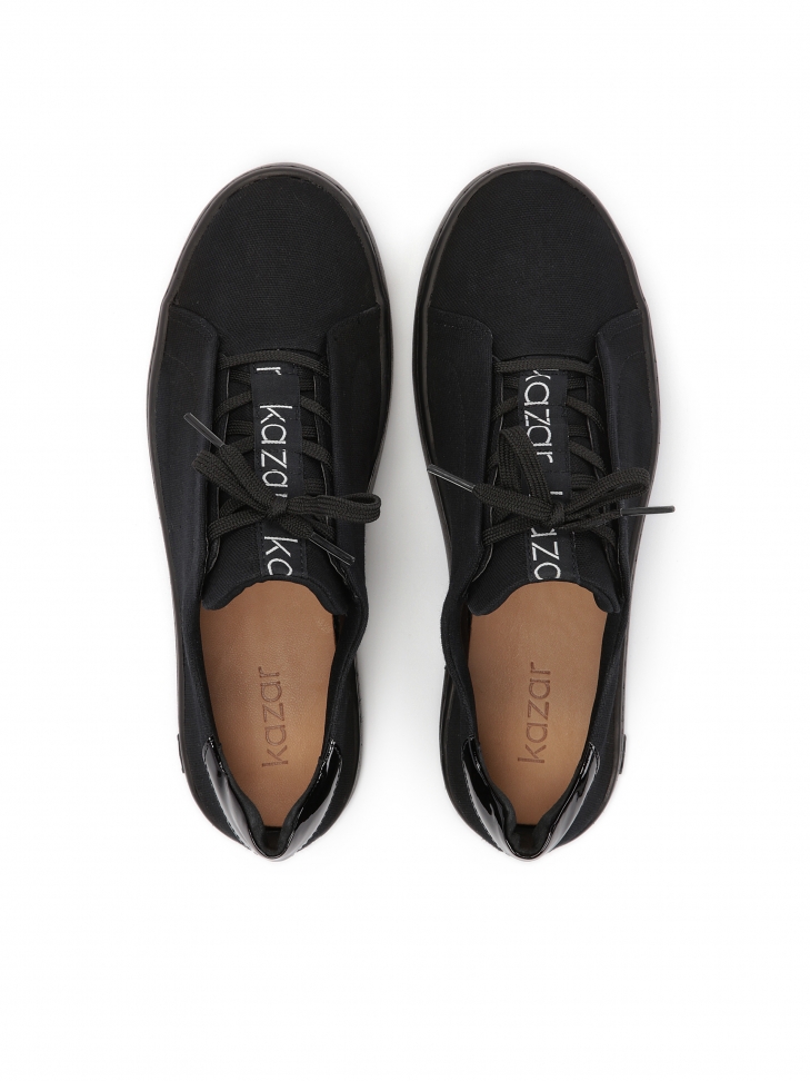 Czarne sneakersy damskie z atrakcyjnym sznurowaniem