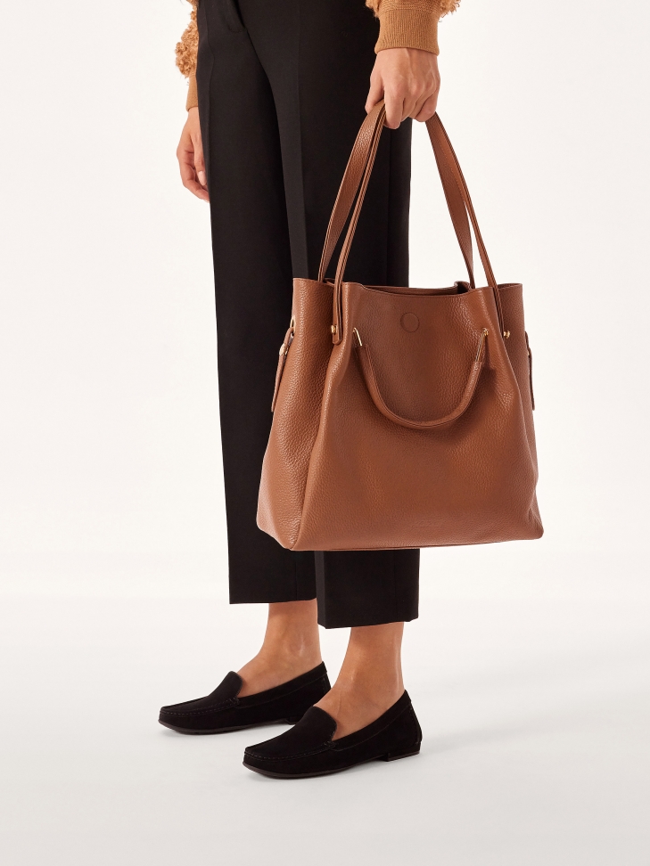 Duża brązowa torebka z oryginalnymi uchwytami