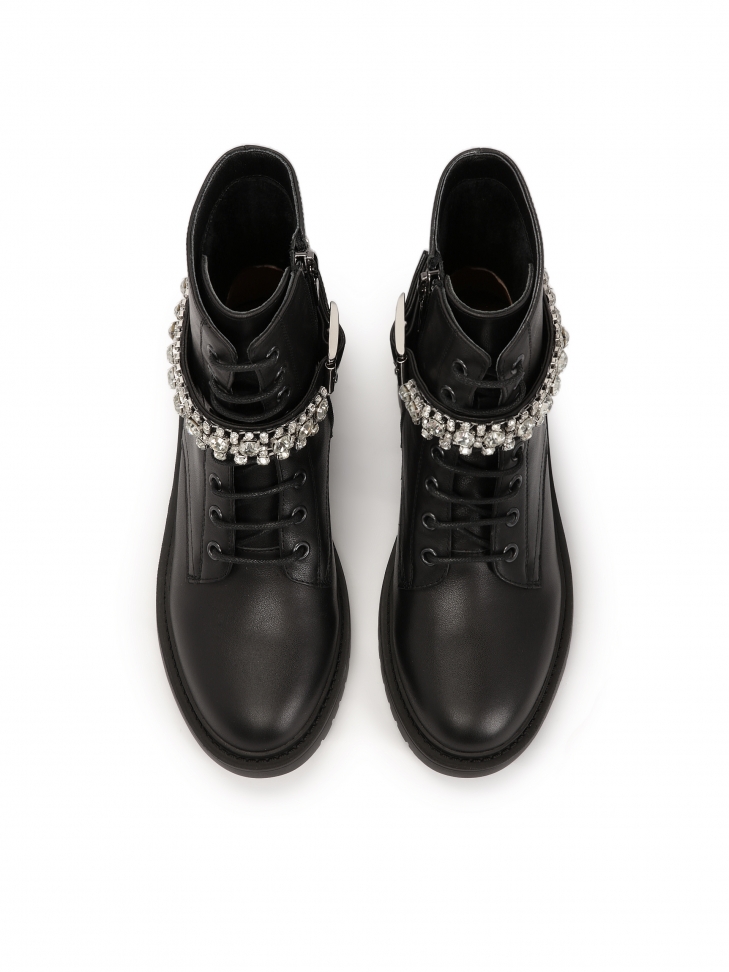 Skórzane trzewiki z odpinanym zdobionym paskiem