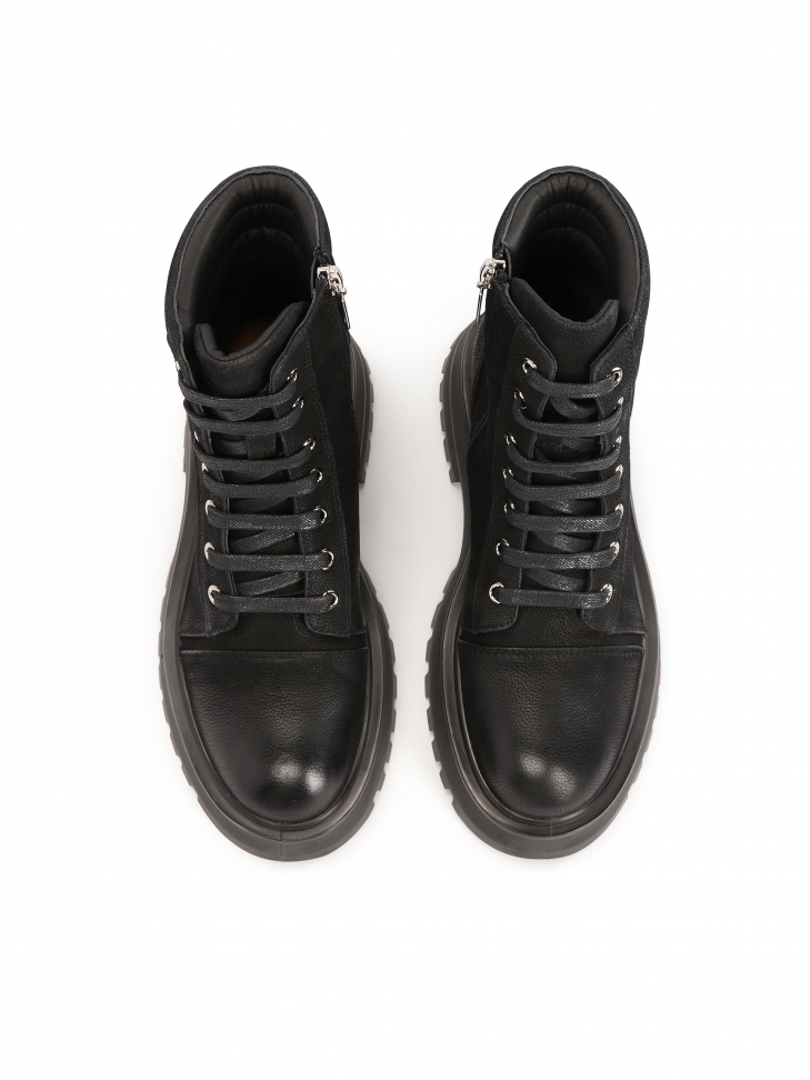 Czarne trzewiki z nubuku na trepowej podeszwie