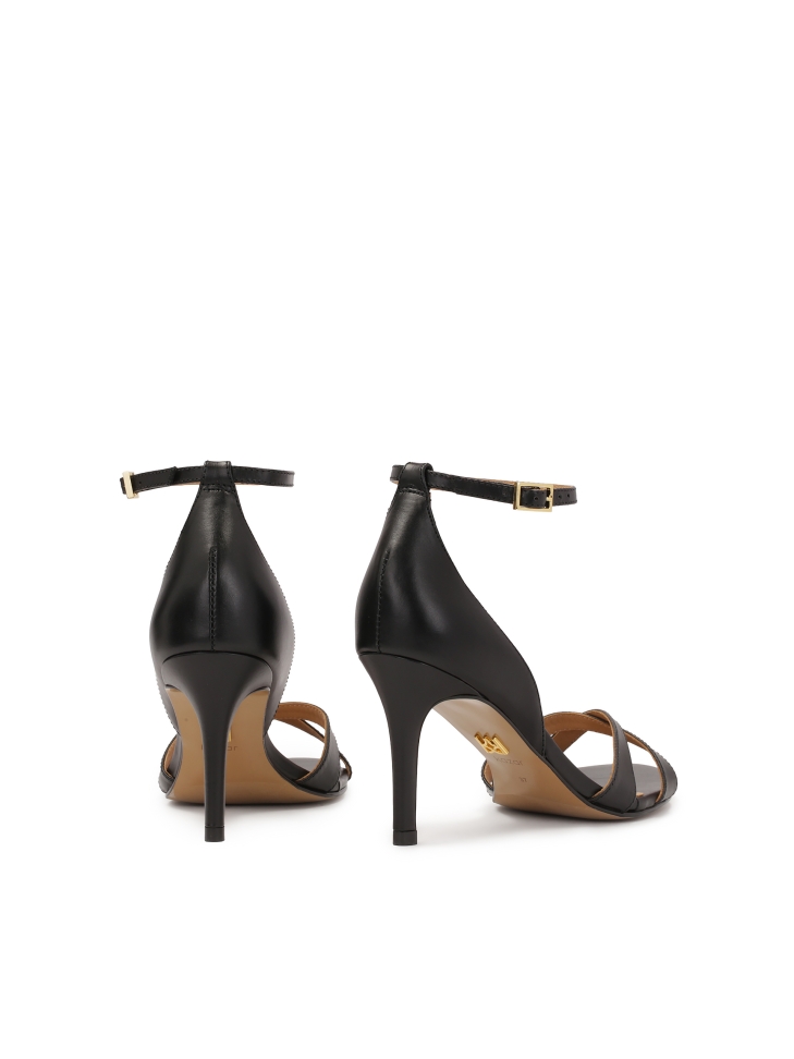 Czarne sandały z pełną piętą