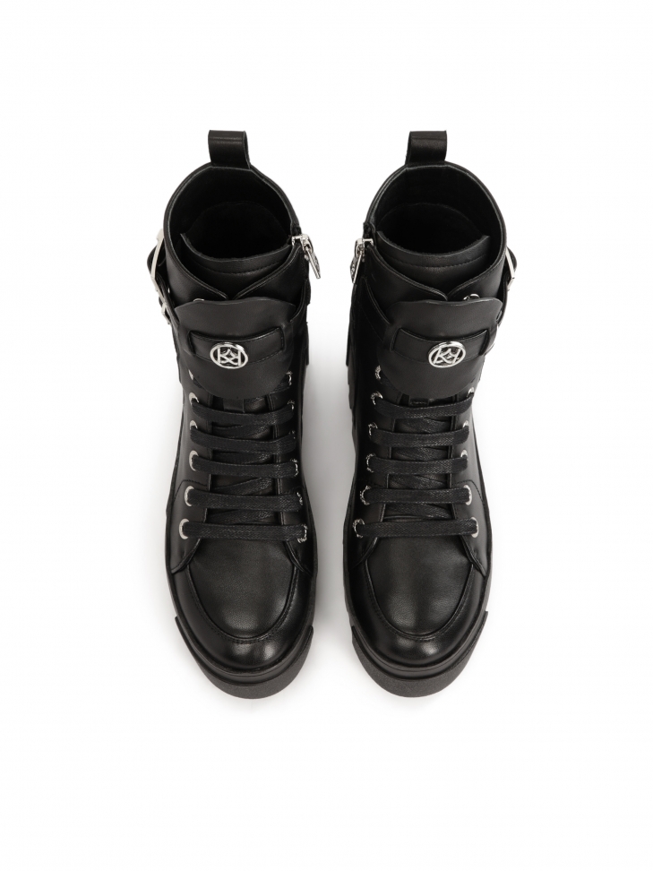 Skórzane trzewiki w rockowym stylu na platformie