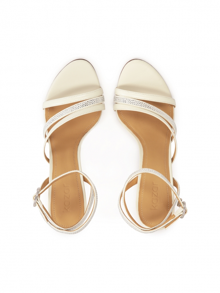 Zdobione sandały z kolekcji ślubnej