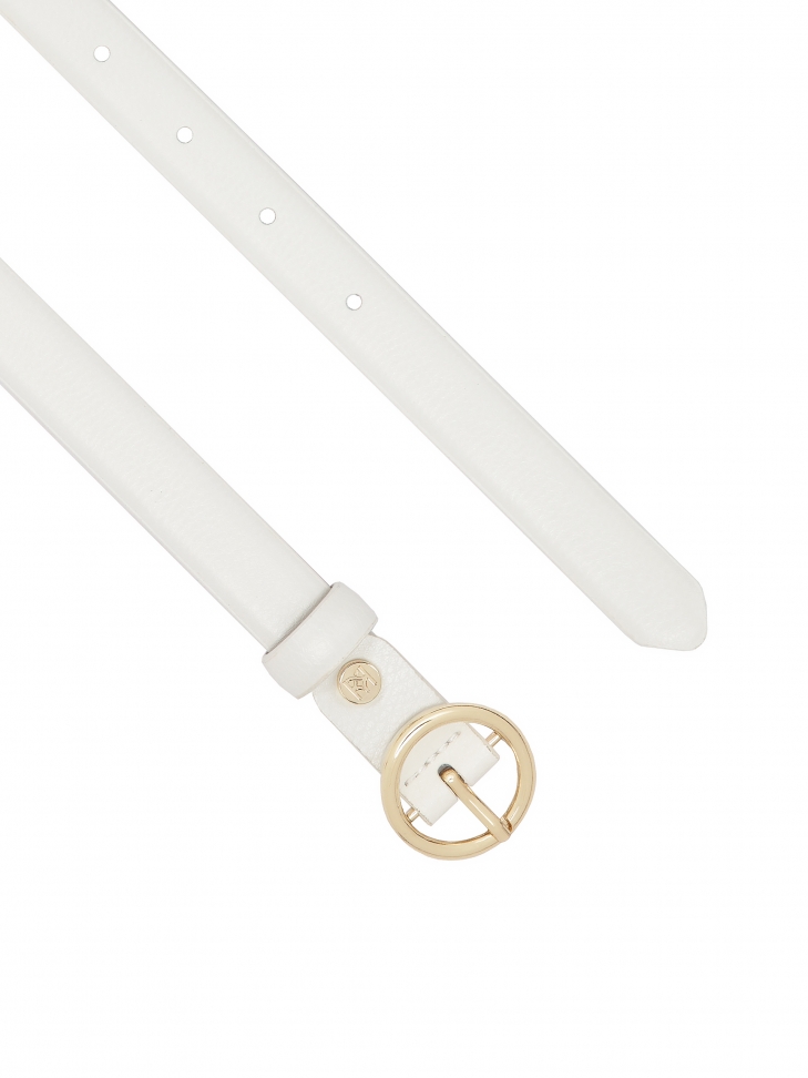 Biały wąski pasek z oągłą sprzączką
