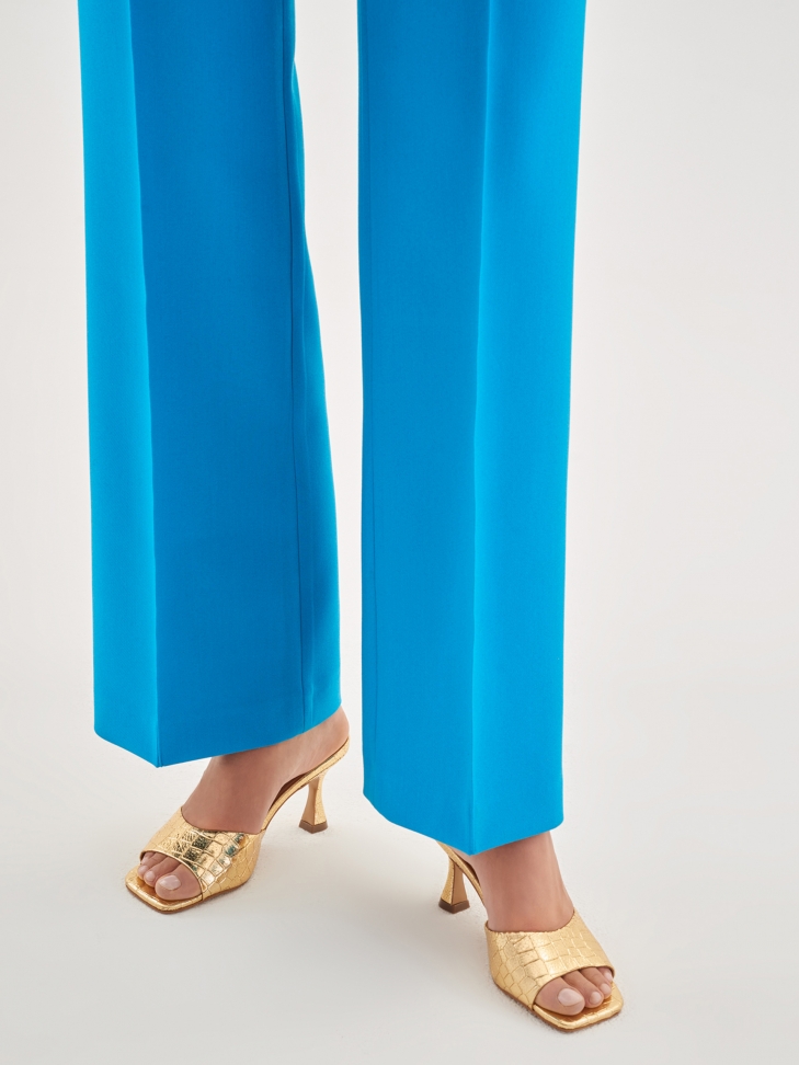 Złote klapki damskie