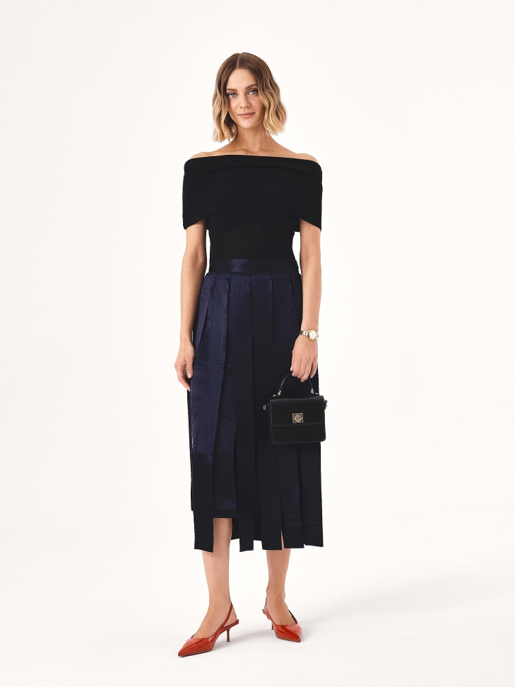 Czerwone lakierowane czółenka z odsłoniętą piętą