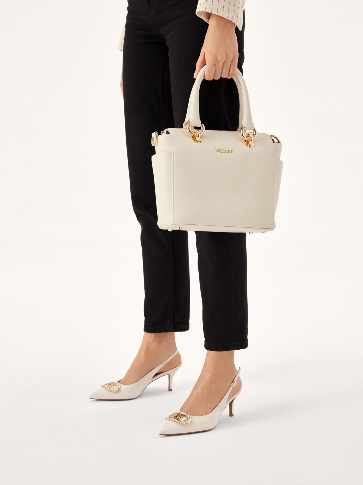 Ślubne czółenka na niskiej szpilce z biżuteryjną ozdobą