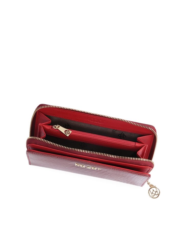 Elegancki czerwony portfel z lakierowanej skóry w tłoczony wzór