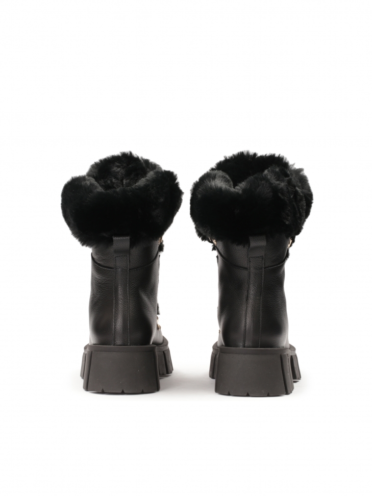 Sznurowane trzewiki z futrem