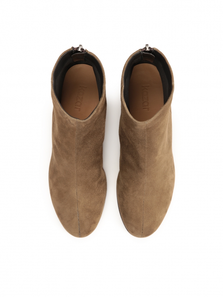 Klasyczne botki z zamszu na niskim obcasie