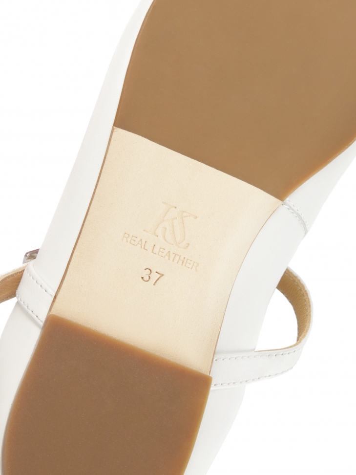 Białe baleriny skórzane z paskiem