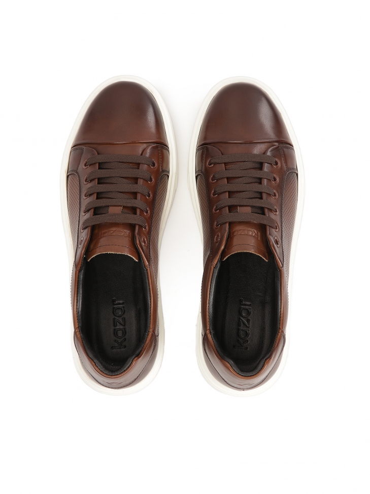 Brązowe casualowe sneakersy z perforacją