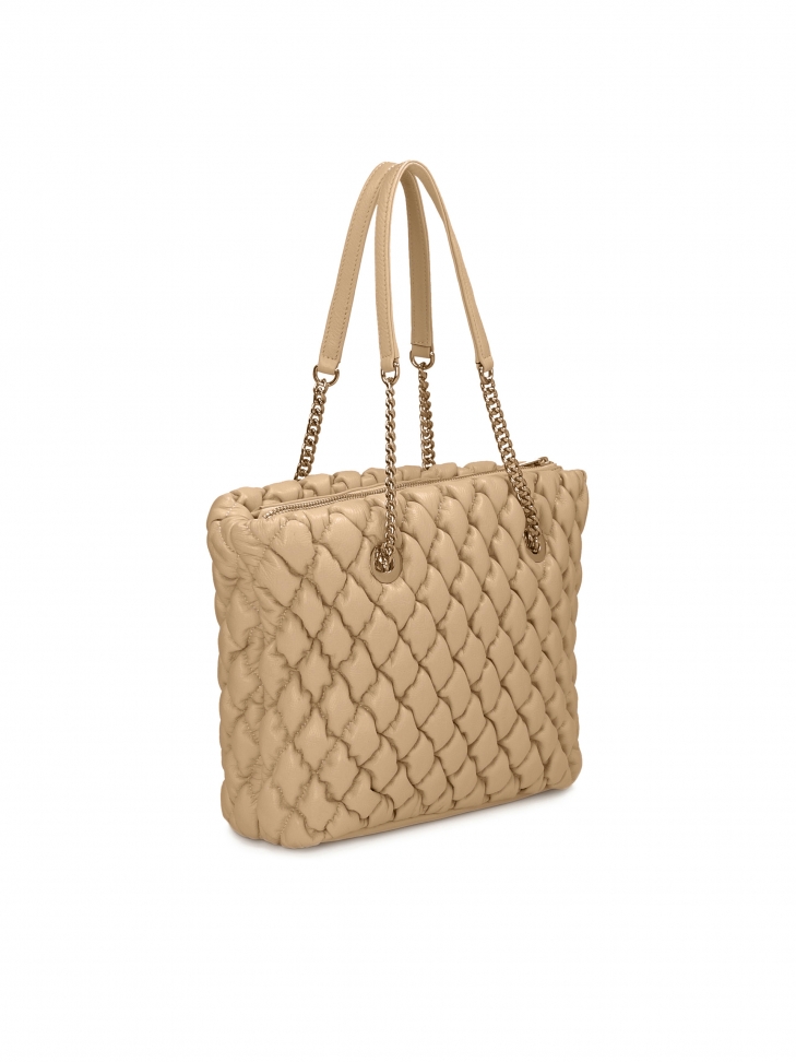 Miękka pikowana torebka z odpinanym brelokiem