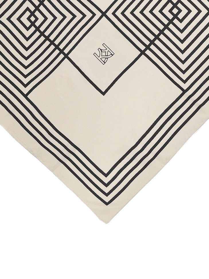 Beżowa apaszka z jedwabiu w geometryczny czarny wzór