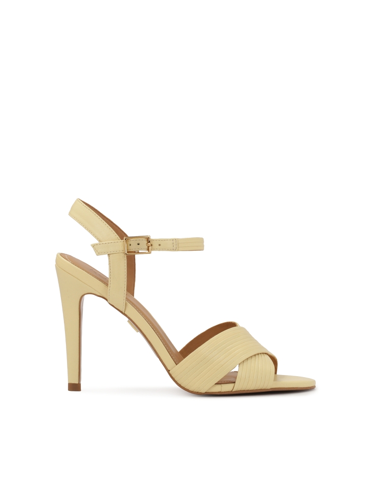 Jasnożółte sandały ze skóry