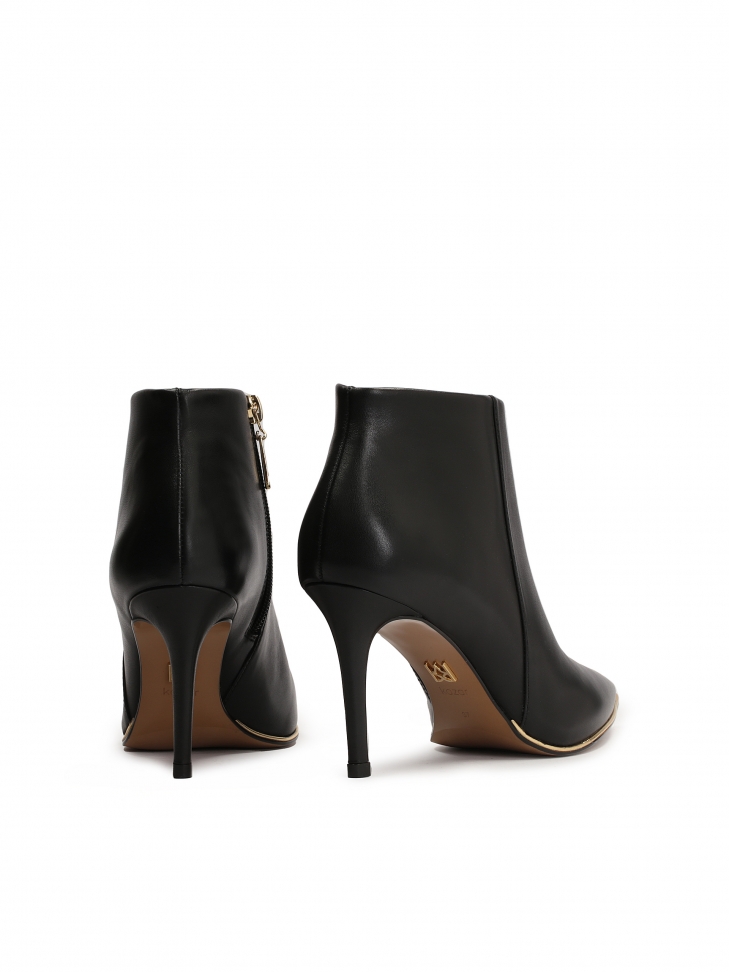 Klasyczne czarne botki na szpilce z niską cholewką