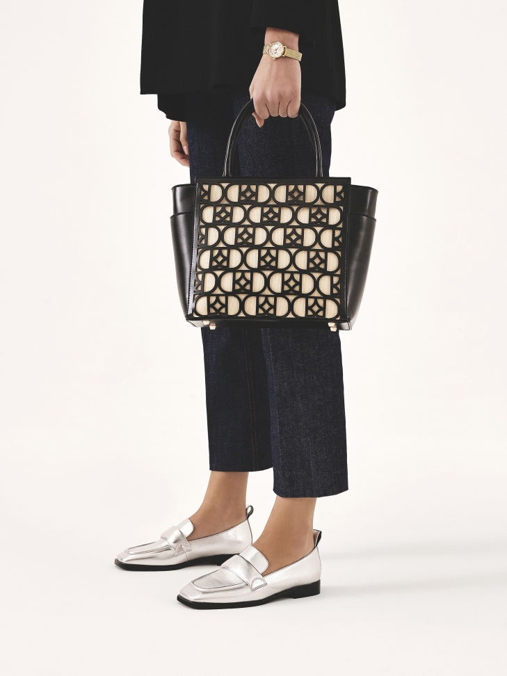 Srebrne półbuty z kwadratowymi noskami