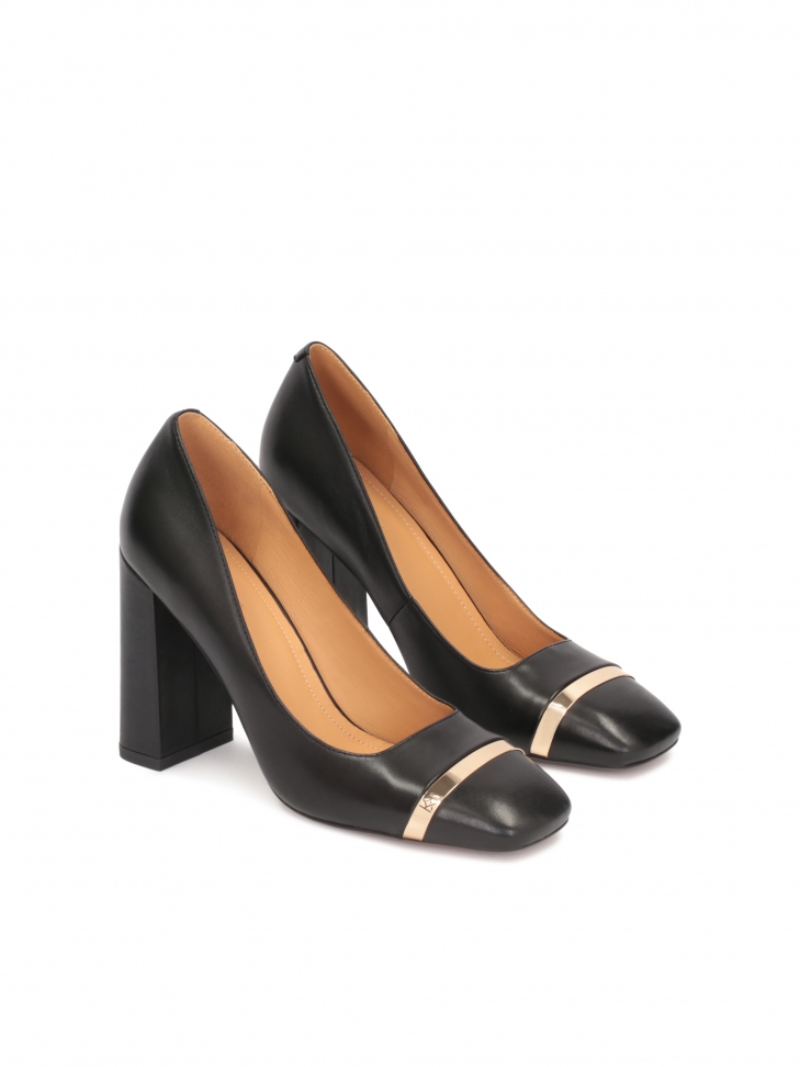 Skórzane czarne czółenka ze otą wstawką