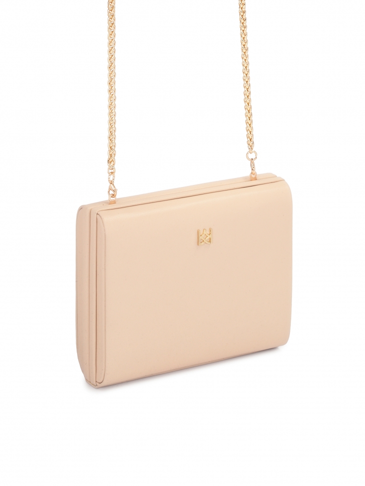 Mała sztywna torebka z łańcuchem na ramię
