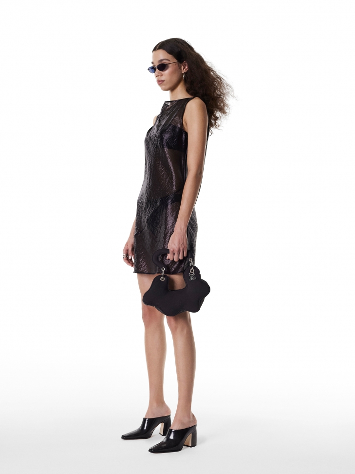 Klapki typu mule z pełnym przodem