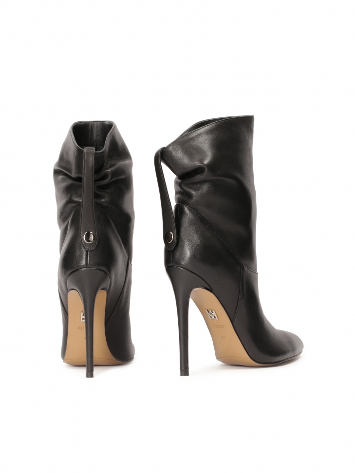 Wsuwane botki z marszczoną cholewką