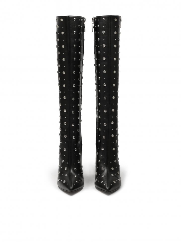 Czarne kozaki nabijane nitami