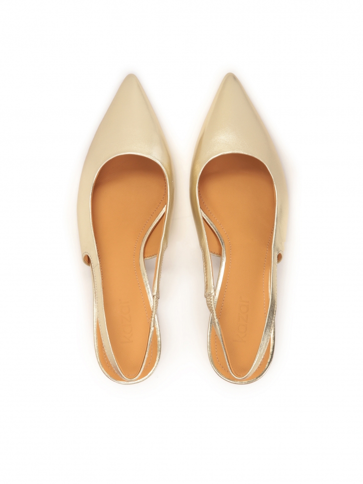 Złote czółenka z odytą piętą na obcasie kitten