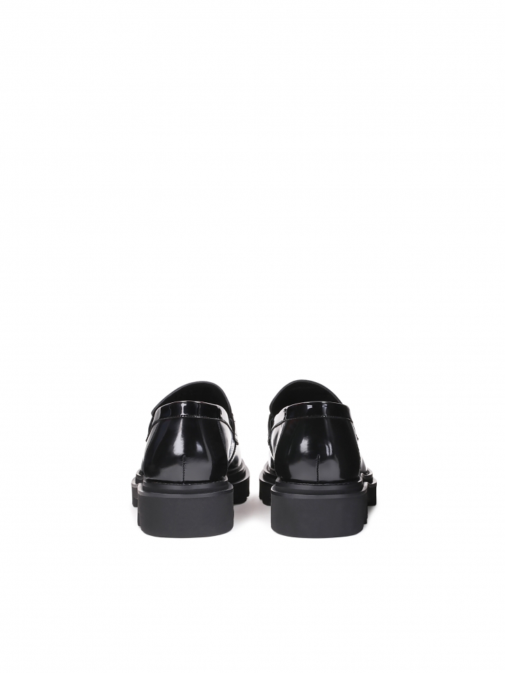 Czarne loafersy męskie skórzane z trepową podeszwą