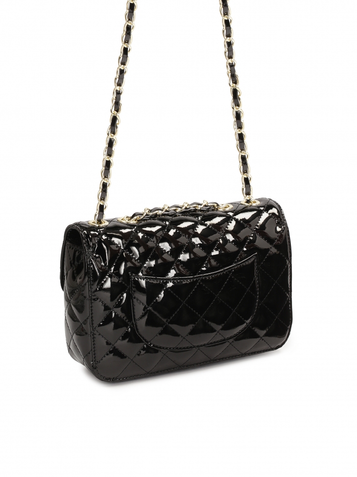Lakierowana klasyczna torebka z łańcuchem