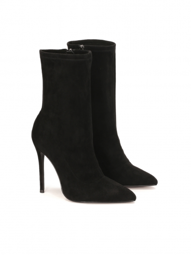 Czarne botki na szpilce