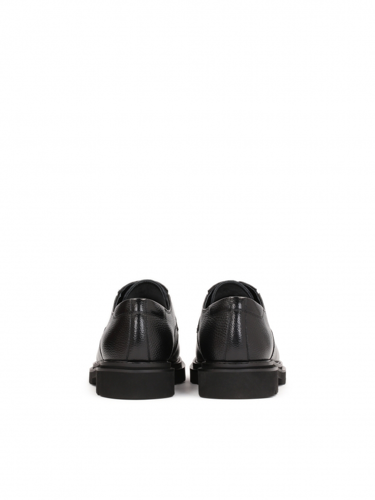 Czarne skórzane półbuty męskie na grubej podeszwie