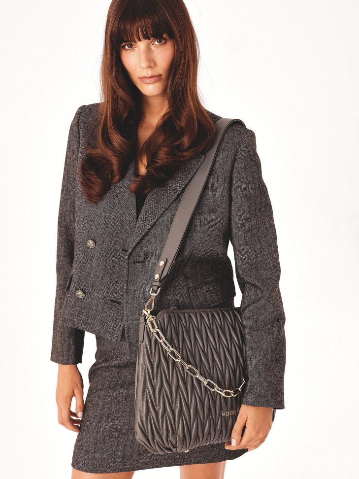 Szara torebka z pikowanym przodem