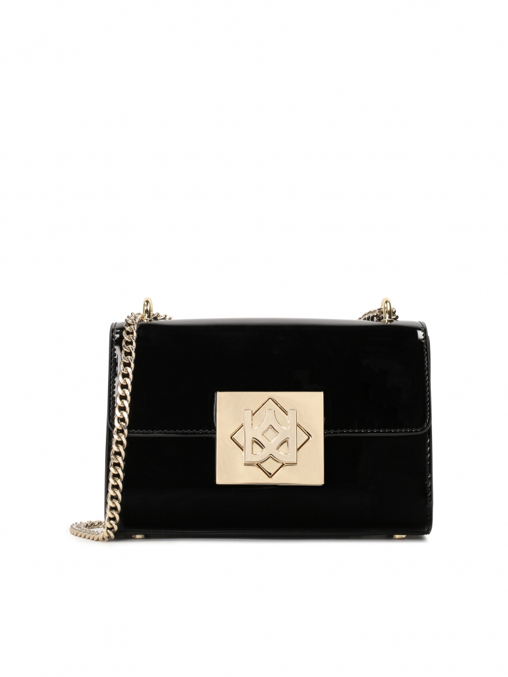 Lakierowana czarna torebka z dużym zapięciem