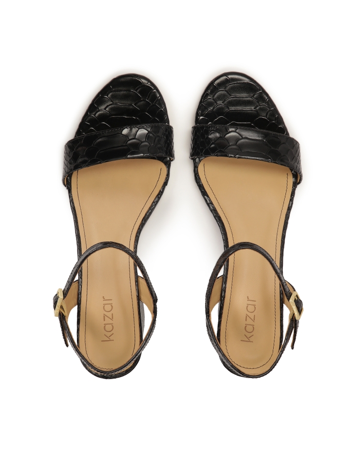 Sandały z tłoczonej skóry na szerokim słupku