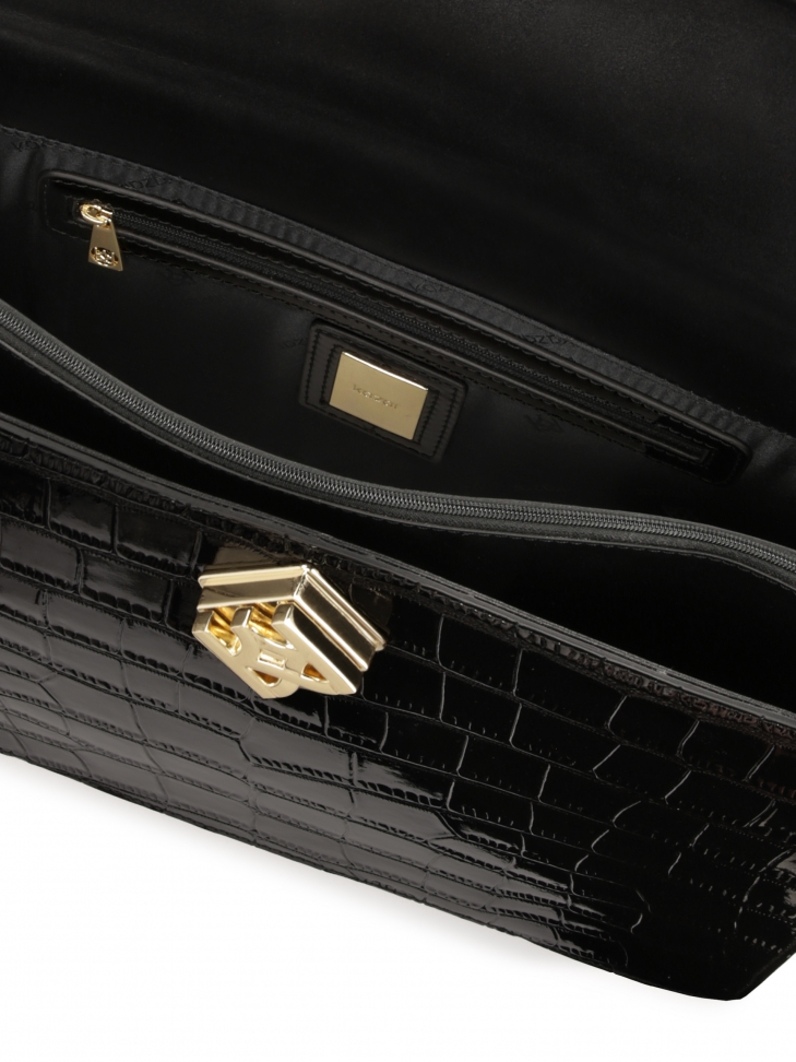 Czarna torebka w formie aktówki