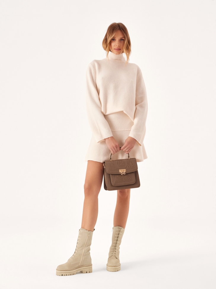 Zamszowe trzewiki z wysoką cholewką