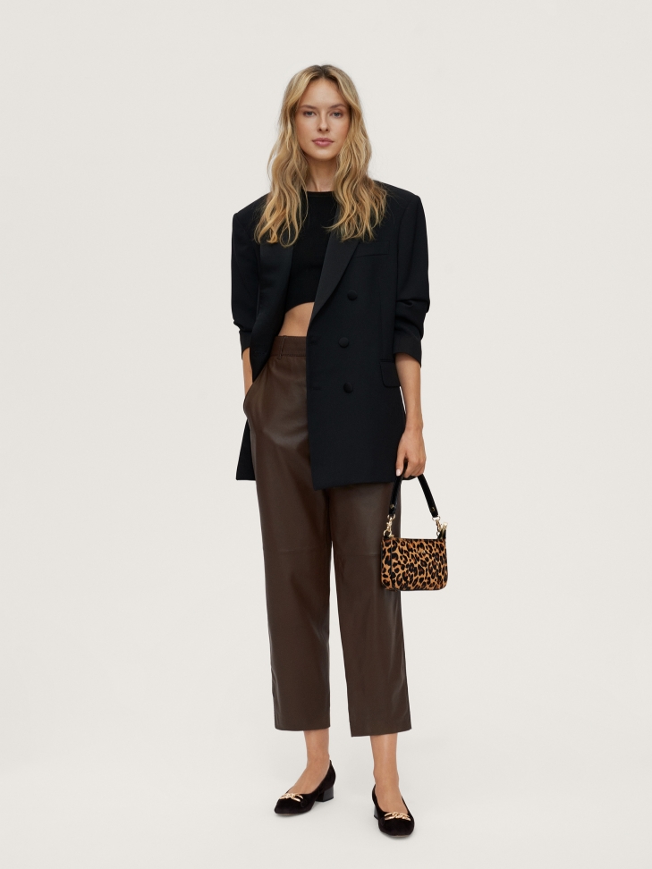 Zamszowe czółenka damskie z ozdobą na przodzie