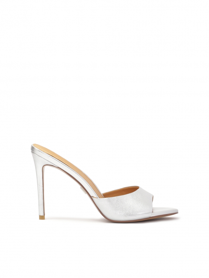 Srebrne klapki na wysokiej szpilce