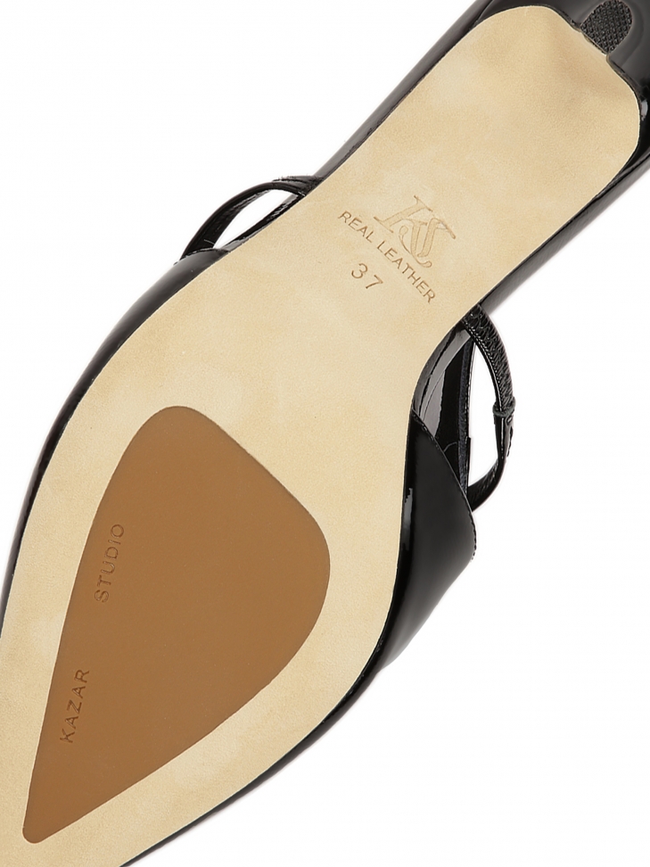 Czarne czółenka z lakierowanej skóry