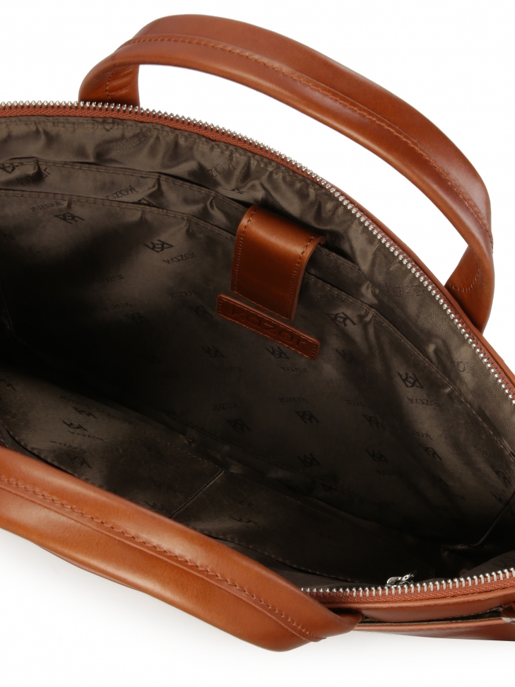 Brązowa skórzana torba na laptopa i dokumenty