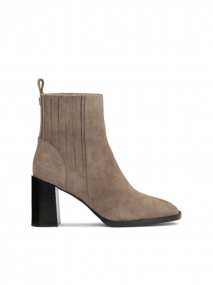 Komfortowe ciemnobeżowe botki damskie z zamszu